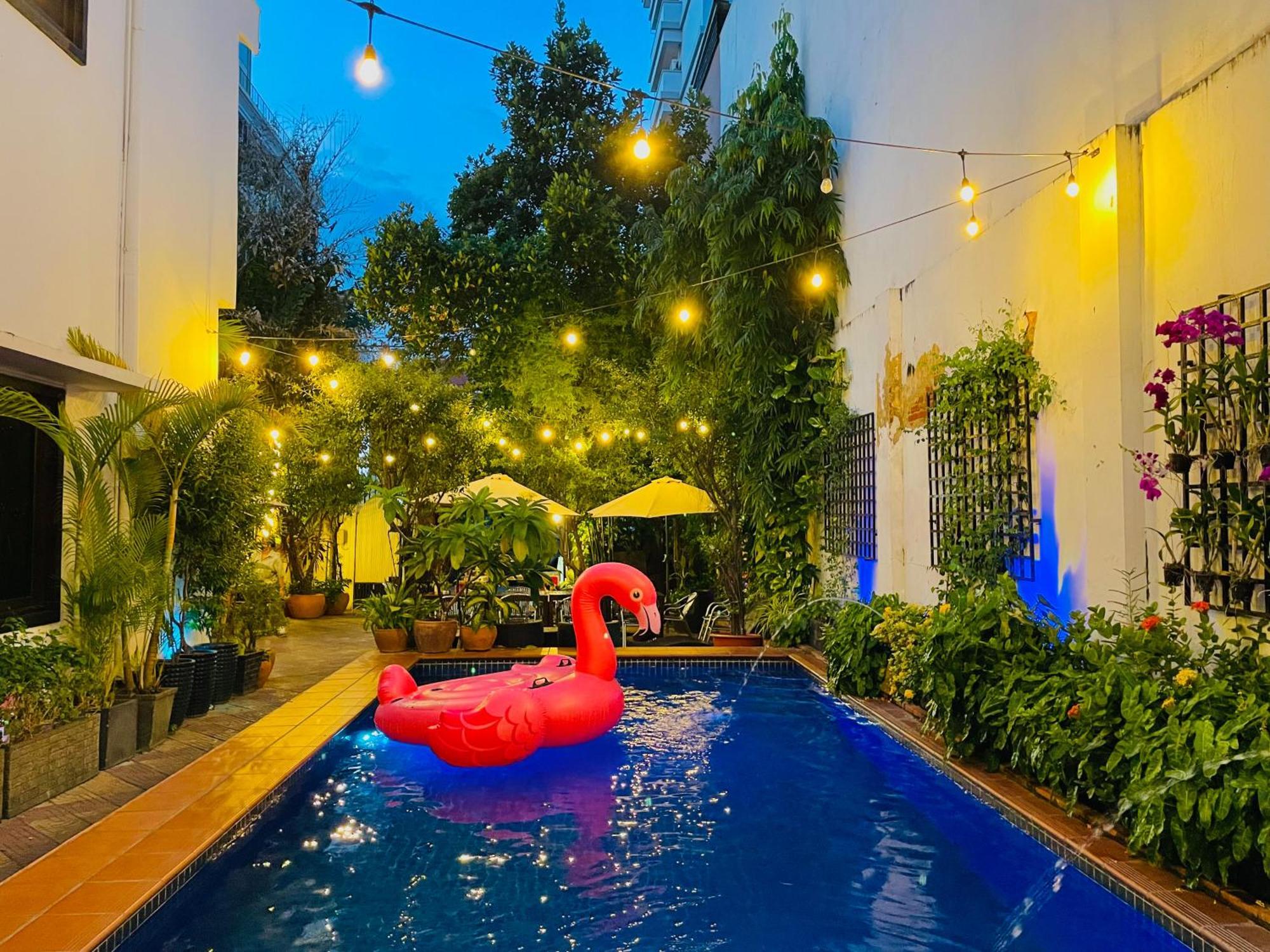 Birdcage Boutique Otel Phnom Penh Dış mekan fotoğraf